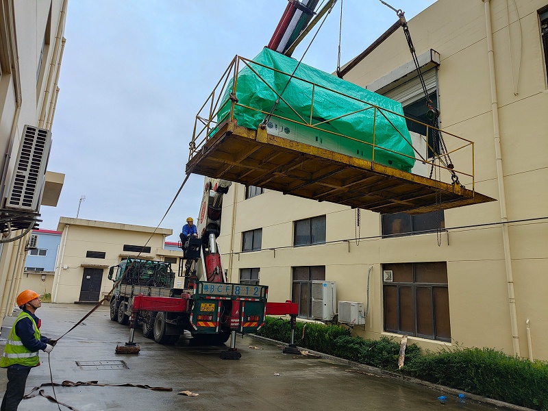 工廠設備搬運上樓